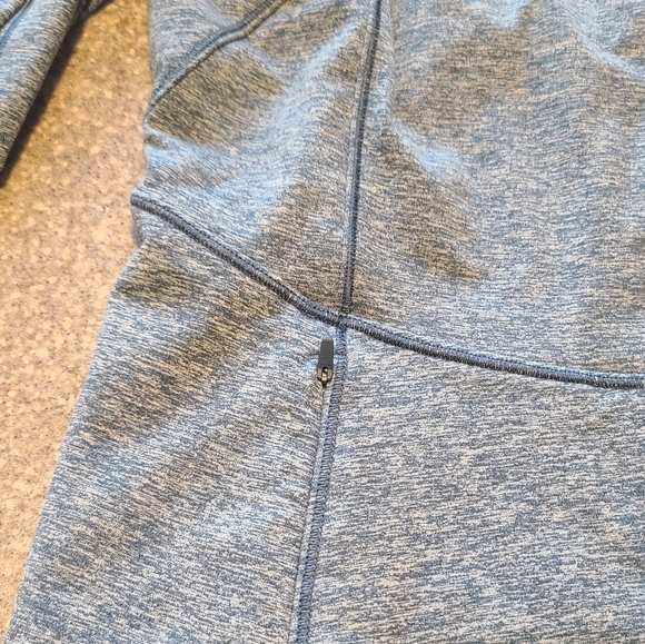 Lululemon always alert half zip size 8 - Picture 2 of 7